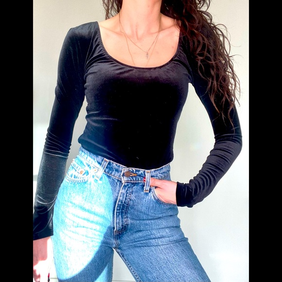 VINTAGE Y2K Goth new condition  soft black velvet top. - Picture 2 of 9